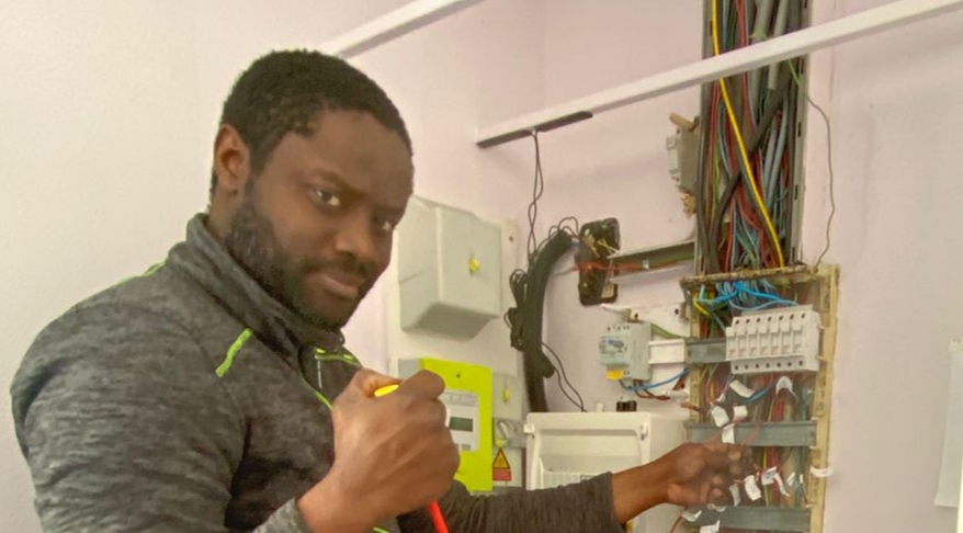 Dépannage électrique urgence à Bordeaux – Namezo Électricité